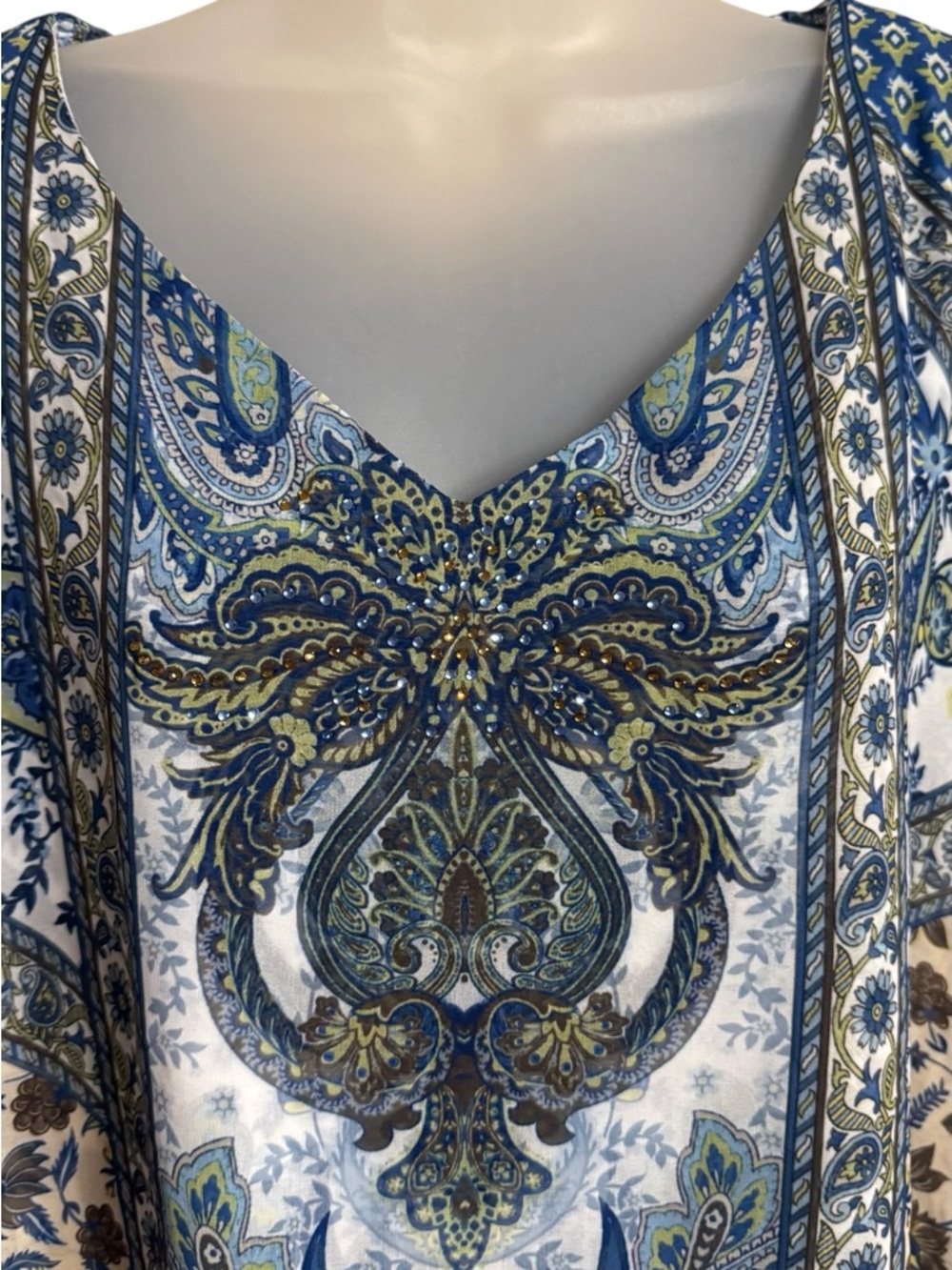 GORGEOUS Print V-Neck Flowing Top - Blue & Cream PLUS: 2X    #11 - Picture 2 of 9